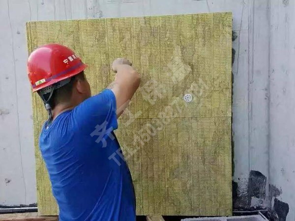 巖棉保溫板與聚苯板的區別有哪些？